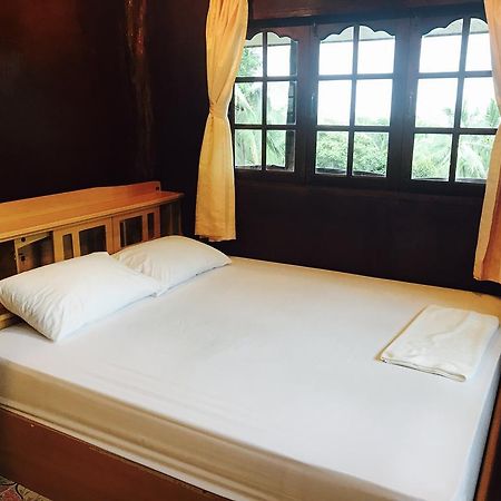 Sunyo Garden Guesthouse Baan Tai Esterno foto