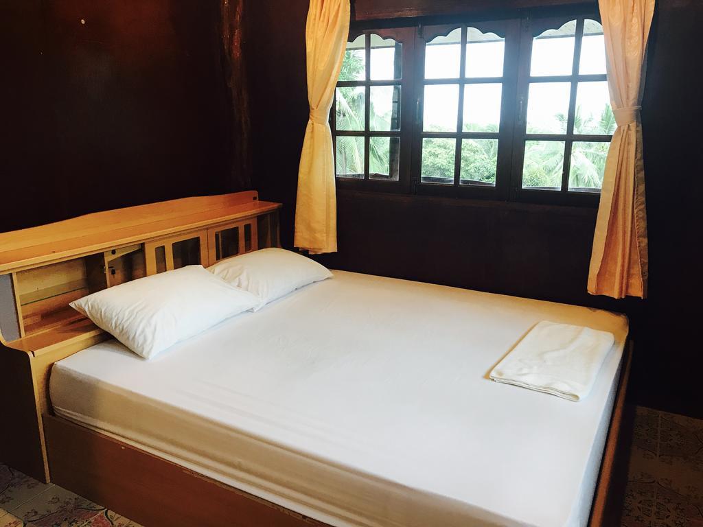 Sunyo Garden Guesthouse Baan Tai Esterno foto