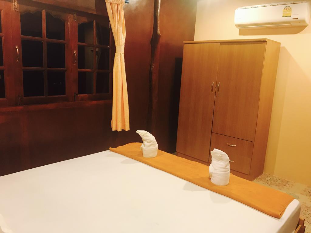 Sunyo Garden Guesthouse Baan Tai Esterno foto