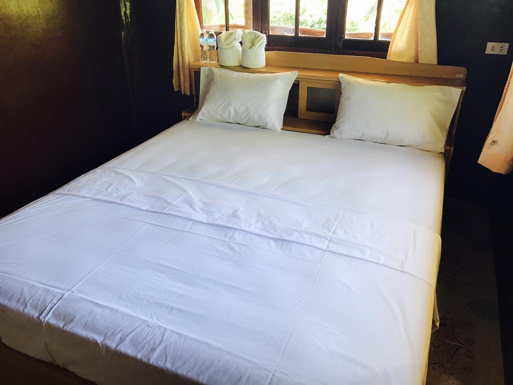Sunyo Garden Guesthouse Baan Tai Esterno foto