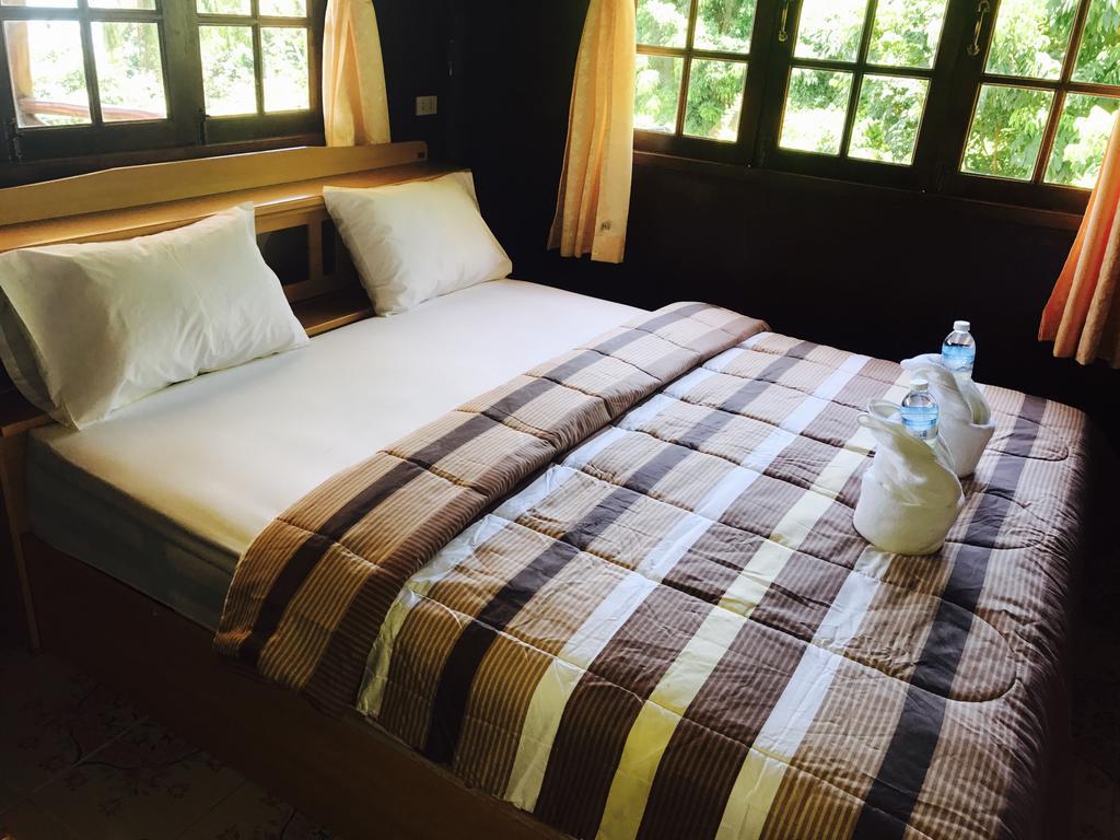 Sunyo Garden Guesthouse Baan Tai Esterno foto